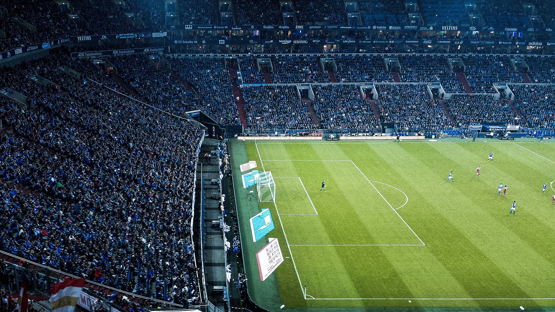 墨西哥队员滑雪鞋踢足球?新战术引争议,墨西哥选手穿李宁